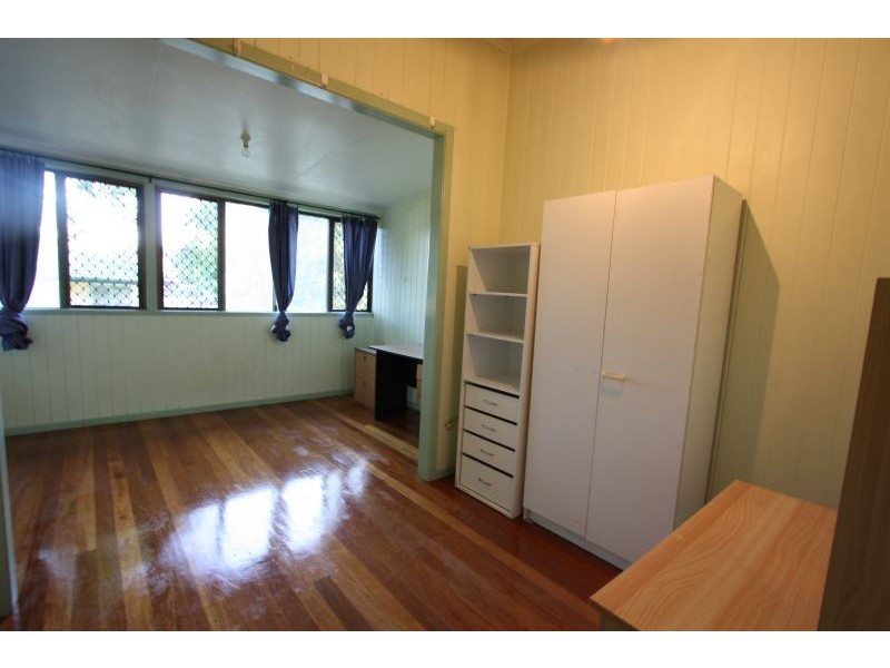 214 Mains Rd, Sunnybank QLD 4109