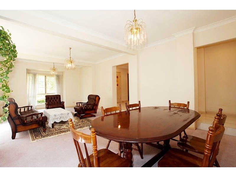 13 Hanrahan St, Robertson QLD 4109