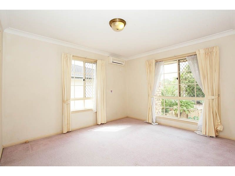 13 Hanrahan St, Robertson QLD 4109