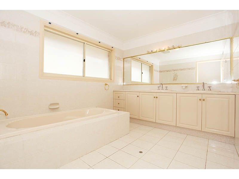 13 Hanrahan St, Robertson QLD 4109