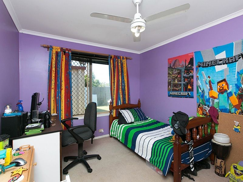 22 Thistle Street, Regents Park QLD 4118