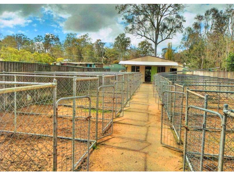 77 Smith Rd, Park Ridge South QLD 4125