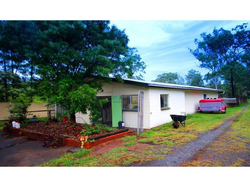 77 Smith Rd, Park Ridge South QLD 4125