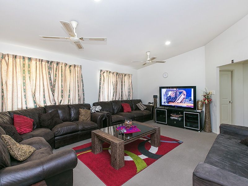 79 Shelduck Place, Calamvale QLD 4116