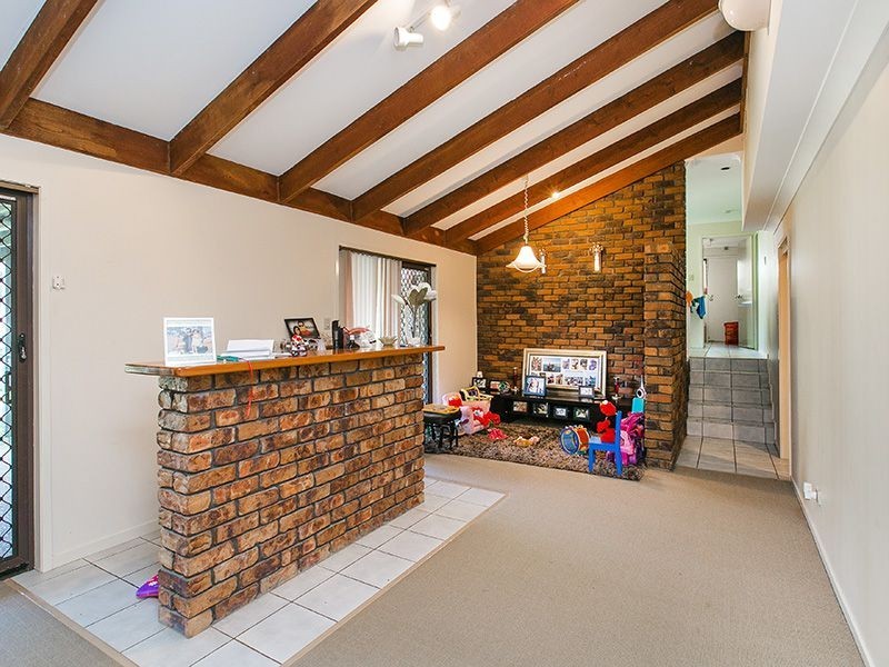 10 Dane Court, Eight Mile Plains QLD 4113