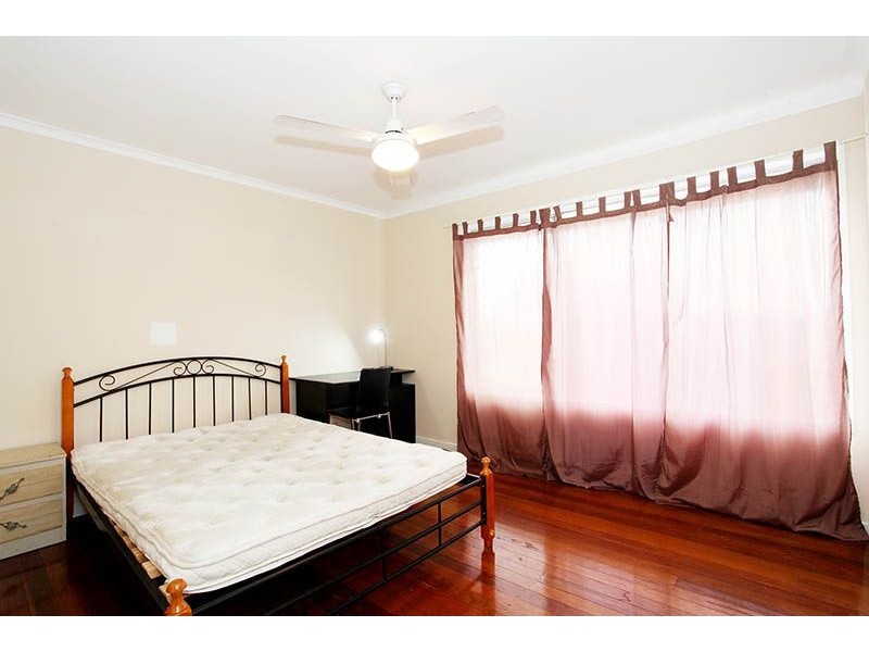 392 McCullough St, Macgregor QLD 4109