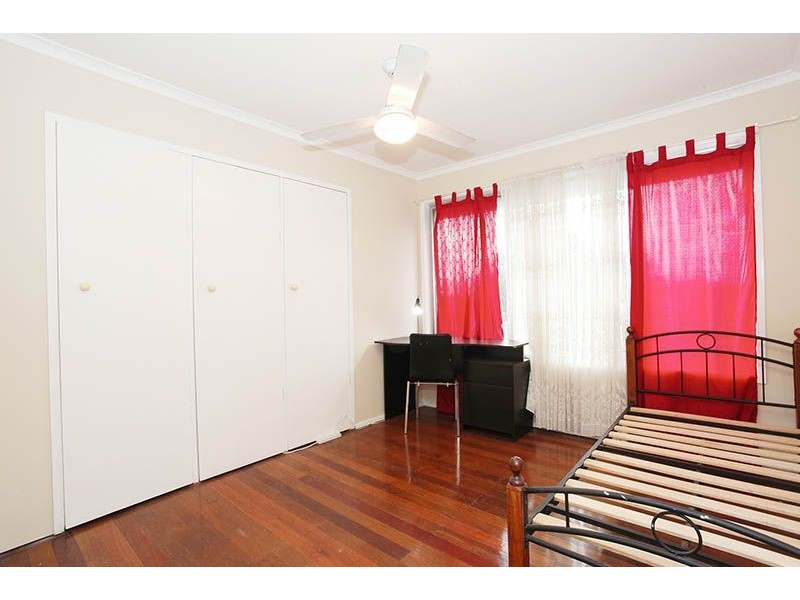 392 McCullough St, Macgregor QLD 4109