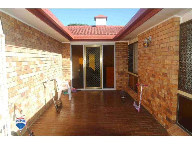 12 Angophora St, Robertson QLD 4109