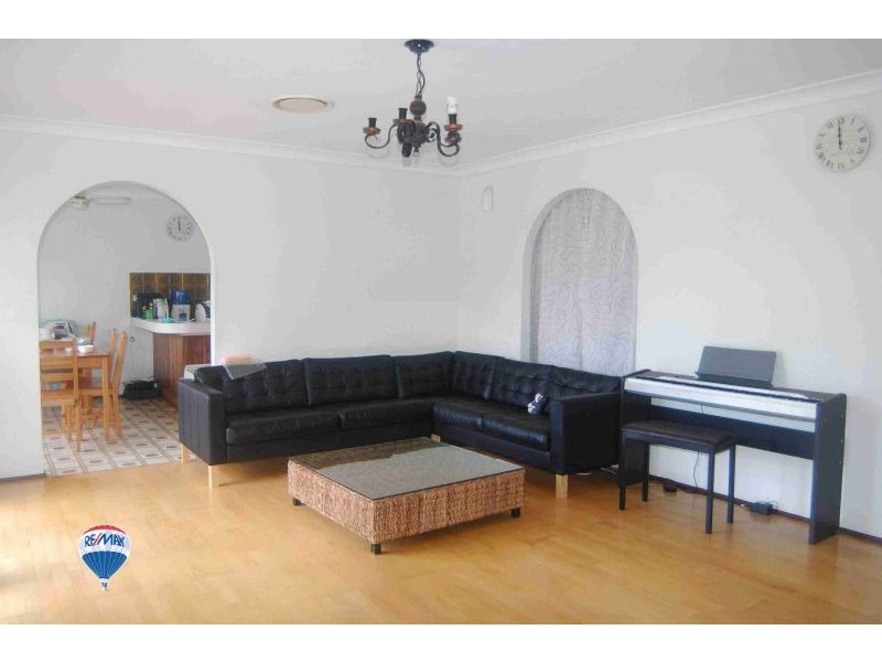 12 Angophora St, Robertson QLD 4109