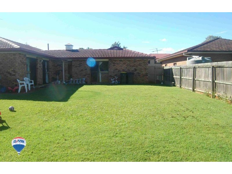 12 Angophora St, Robertson QLD 4109