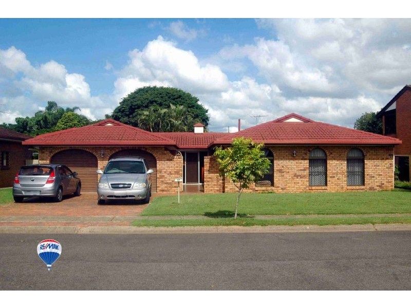 12 Angophora St, Robertson QLD 4109