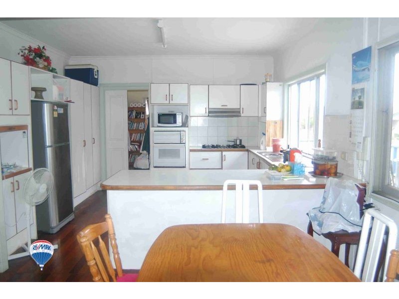 56 Bleasby Rd, Eight Mile Plains QLD 4113