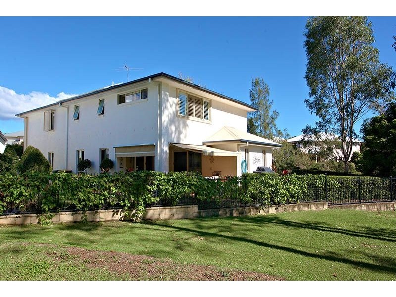 21 Fairway Ct, Mount Ommaney QLD 4074