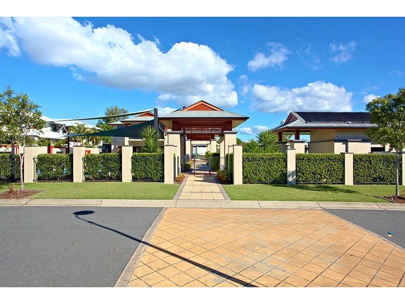 21 Fairway Ct, Mount Ommaney QLD 4074