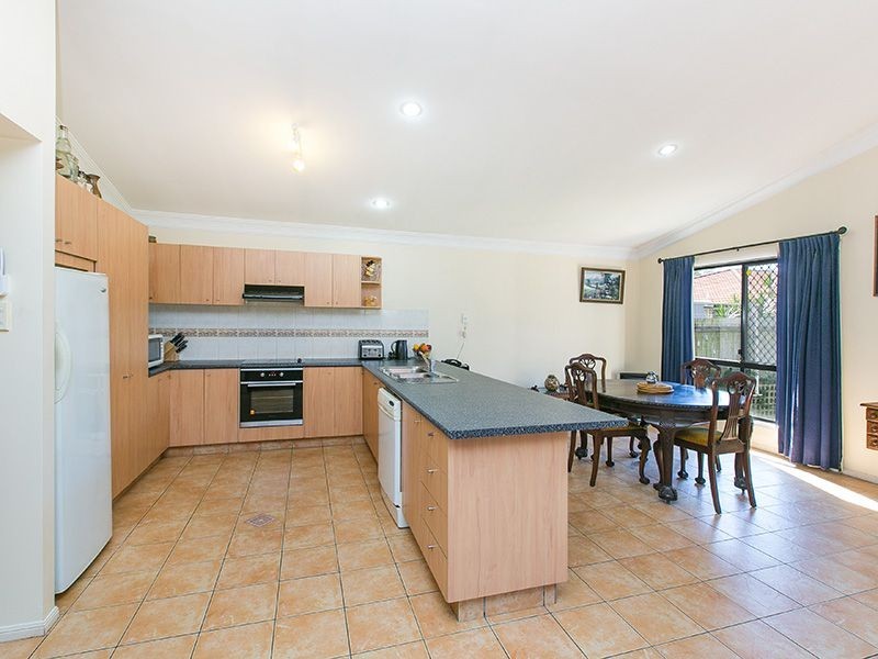 12 Sherwood Pl, Forest Lake QLD 4078