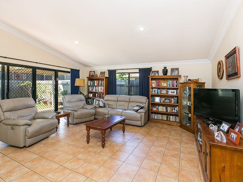 12 Sherwood Pl, Forest Lake QLD 4078