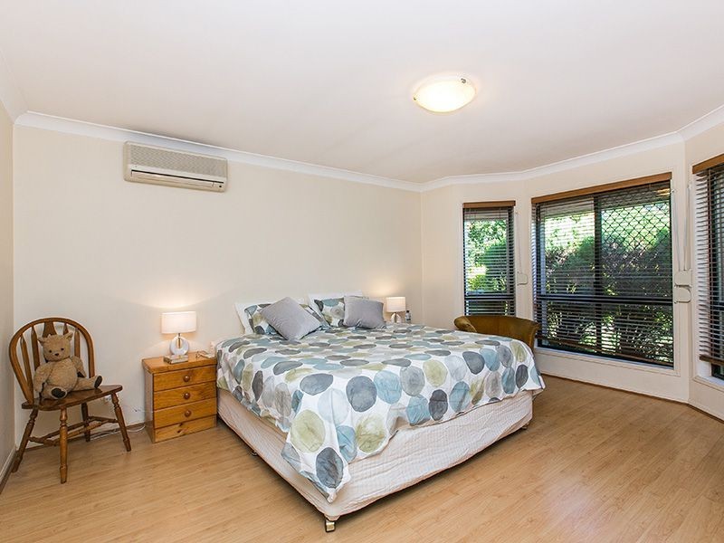 12 Sherwood Pl, Forest Lake QLD 4078