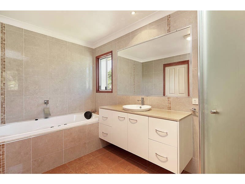 3 Avonlea Place, Eight Mile Plains QLD 4113