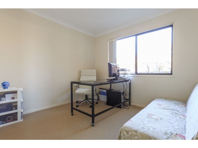 2 APSLEY Crescent, Parkinson QLD 4115