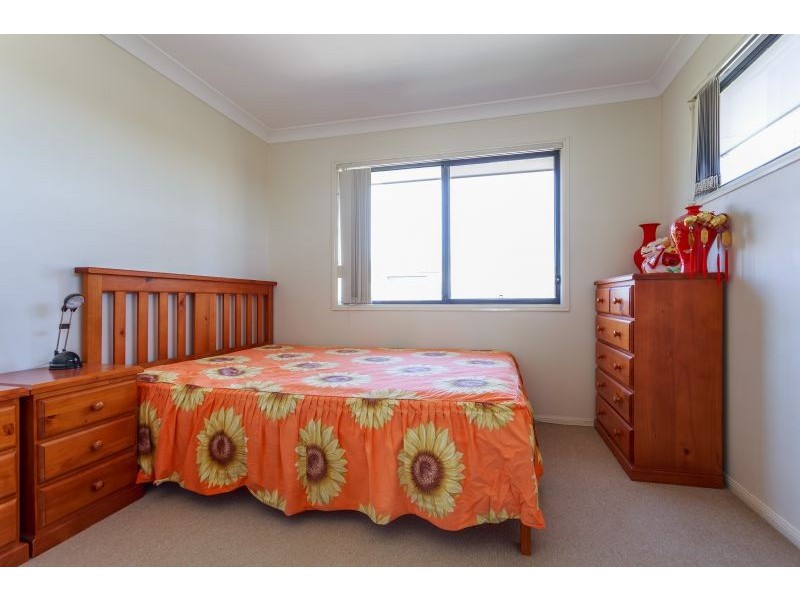 2 APSLEY Crescent, Parkinson QLD 4115