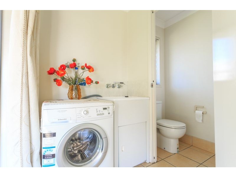 2 APSLEY Crescent, Parkinson QLD 4115