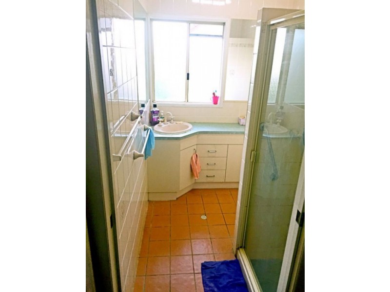 127 NURSERY RD, Holland Park West QLD 4121