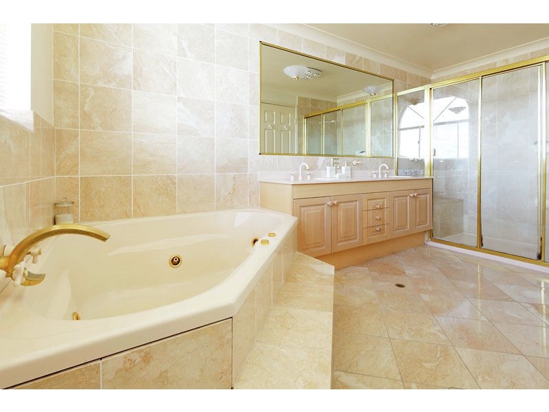 9/14 Bowles street, Mount Ommaney QLD 4074