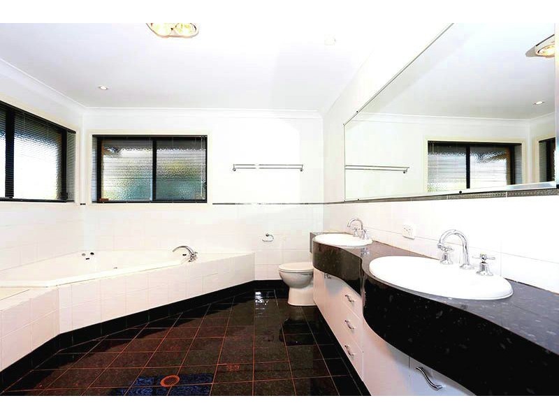 10 Dampier Crescent, Drewvale QLD 4116