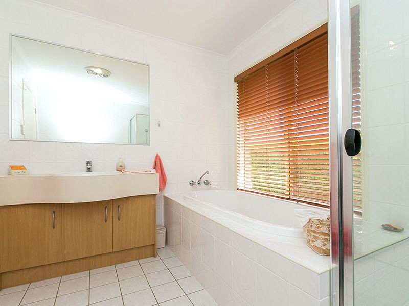 56 John Collins Drive, Mundoolun QLD 4285