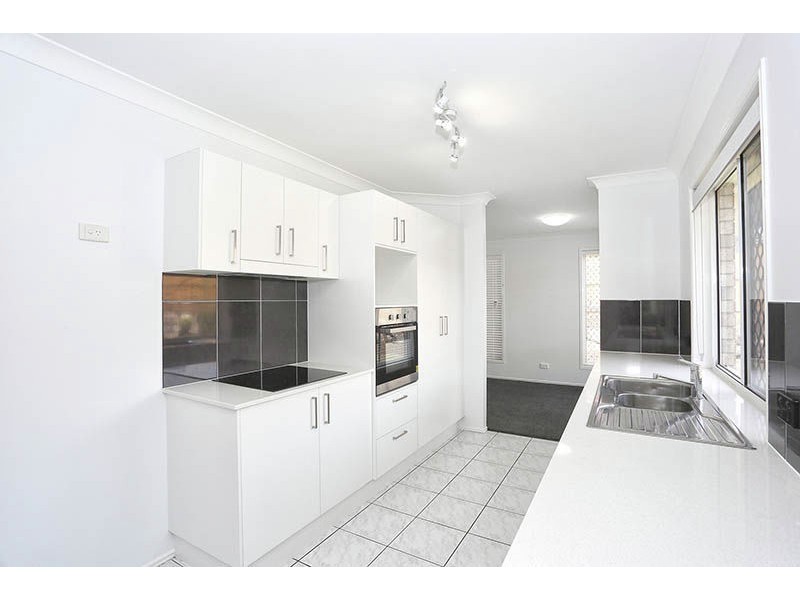 21 Lewis Place, Calamvale QLD 4116