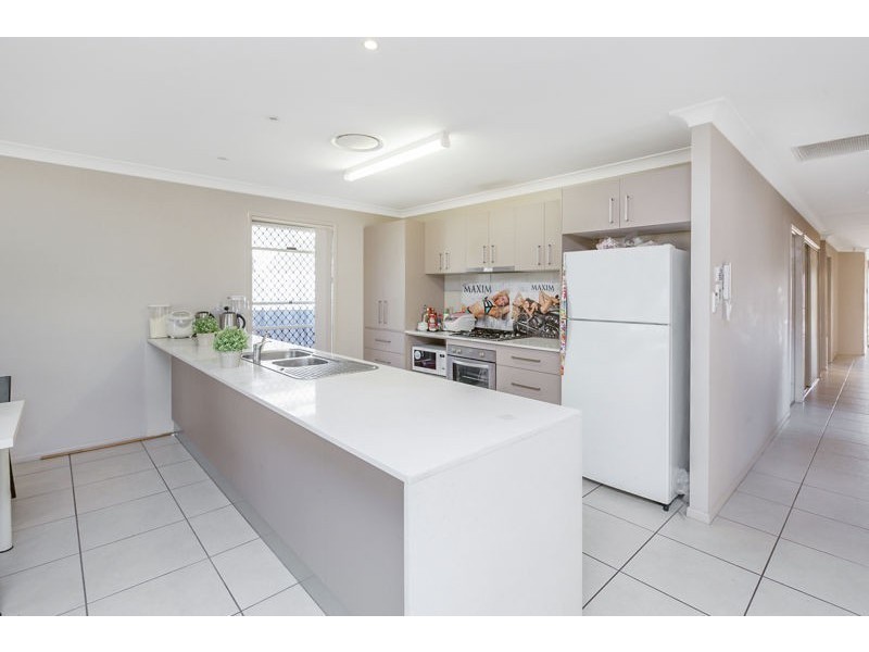 19 Lillydale Place, Calamvale QLD 4116