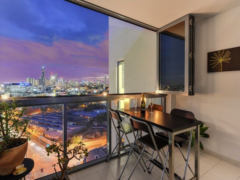 1043/16 Hamilton Place, Bowen Hills QLD 4006