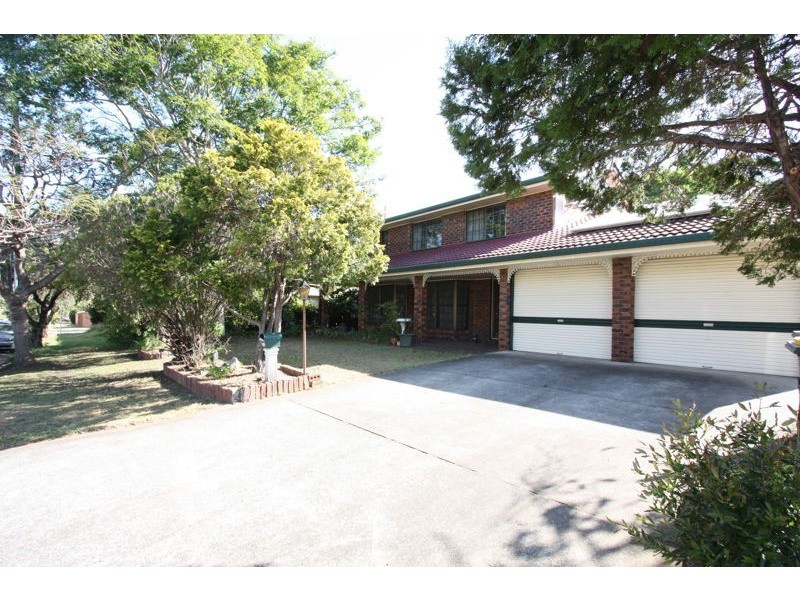 33 Chauvin street, Robertson QLD 4109