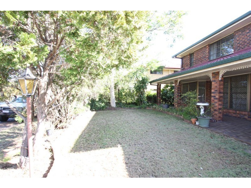 33 Chauvin street, Robertson QLD 4109