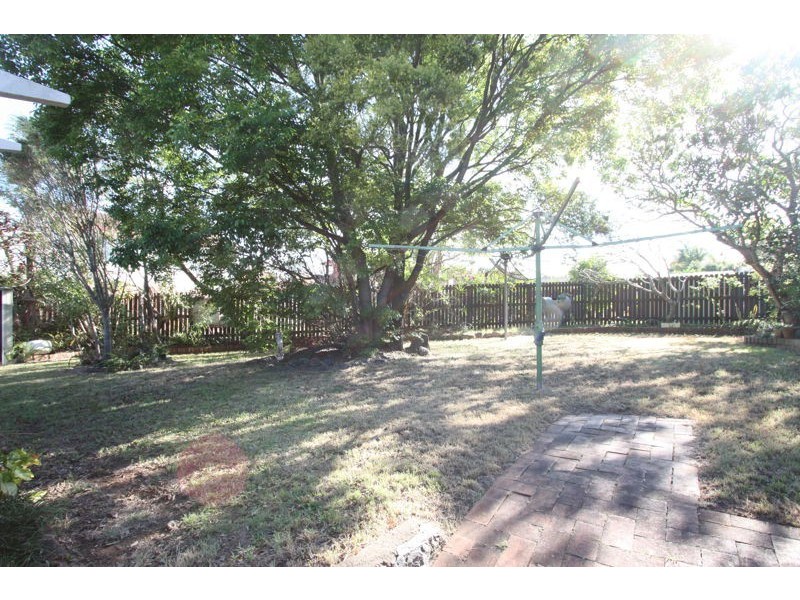 33 Chauvin street, Robertson QLD 4109