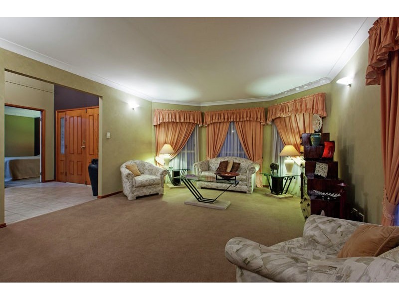 9 Wentworth Place, Carindale QLD 4152