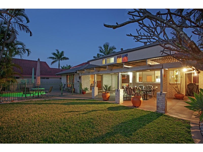 9 Wentworth Place, Carindale QLD 4152