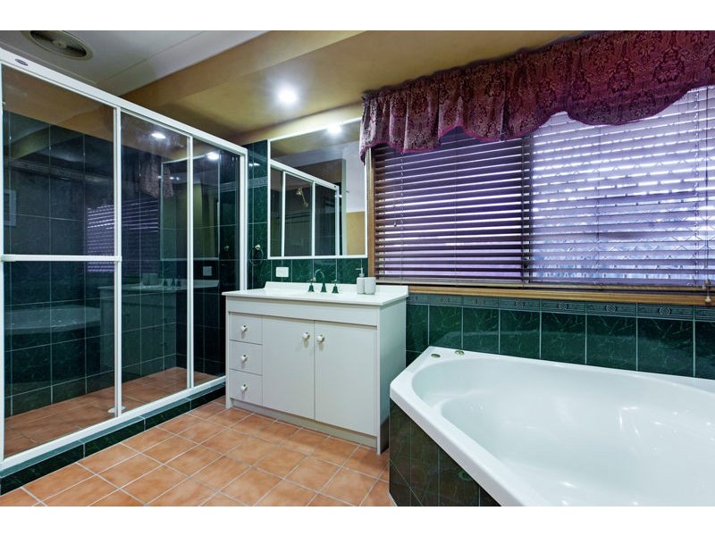 9 Wentworth Place, Carindale QLD 4152