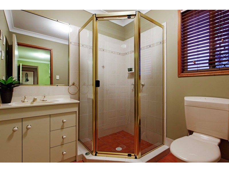 9 Wentworth Place, Carindale QLD 4152