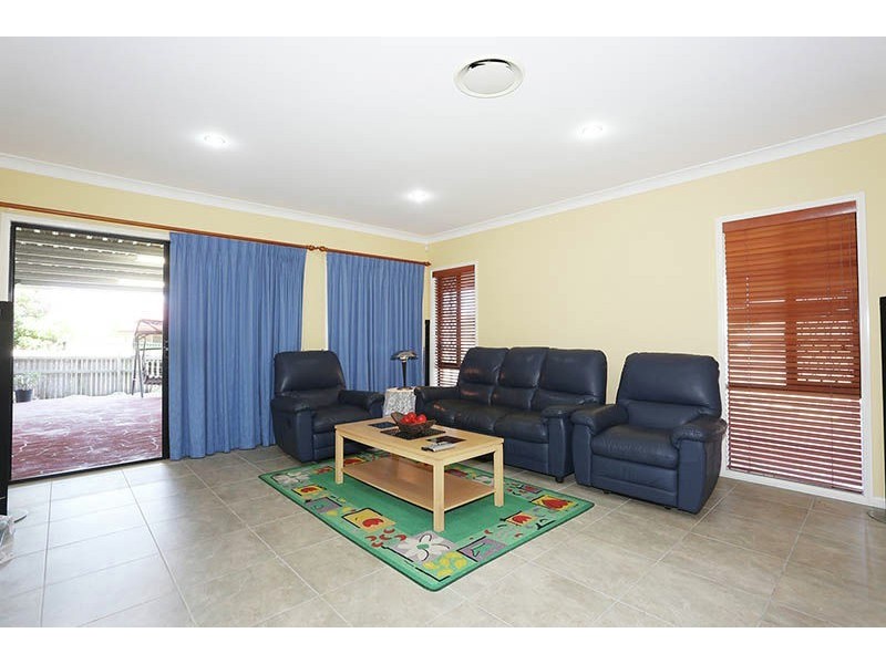 35 Rokeby Dr, Parkinson QLD 4115