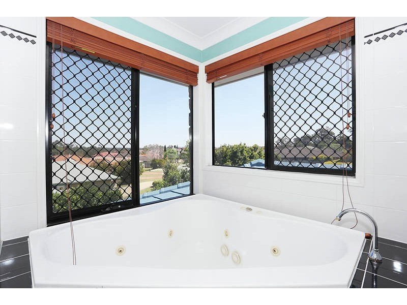 35 Rokeby Dr, Parkinson QLD 4115