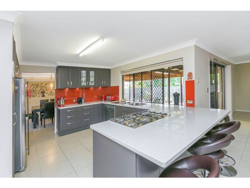 70 Casuarina Crescent, Calamvale QLD 4116