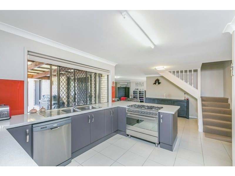 70 Casuarina Crescent, Calamvale QLD 4116