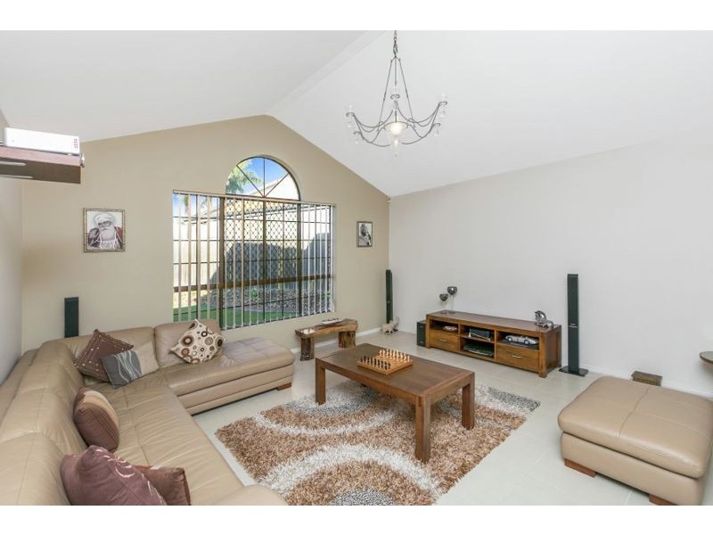 70 Casuarina Crescent, Calamvale QLD 4116