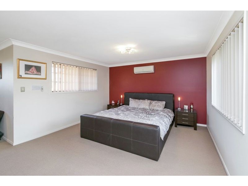 70 Casuarina Crescent, Calamvale QLD 4116