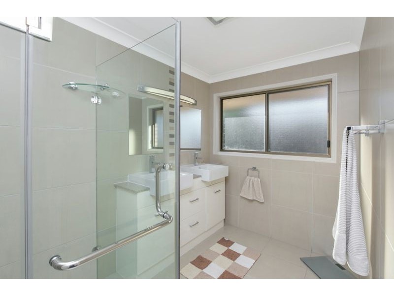 70 Casuarina Crescent, Calamvale QLD 4116