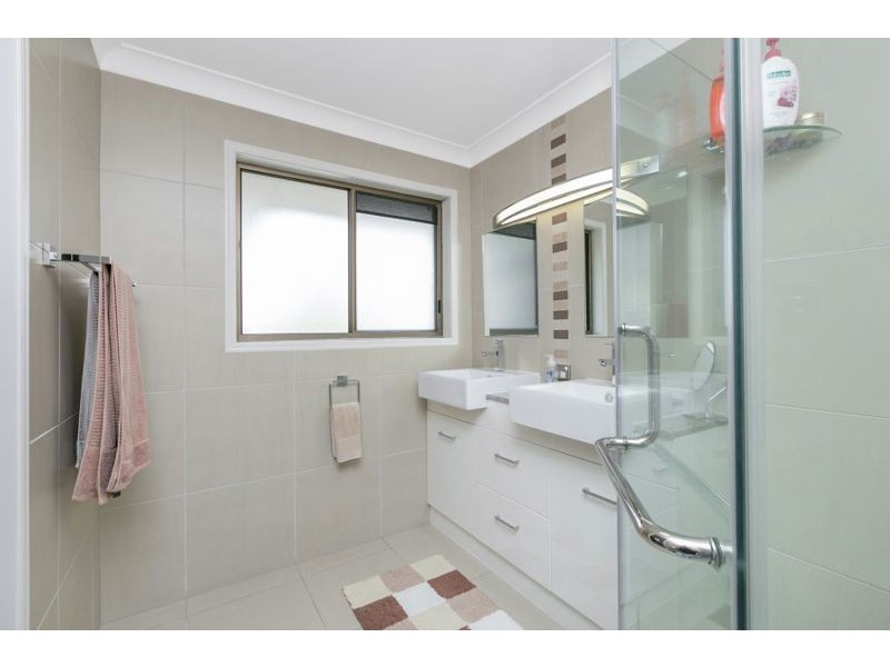 70 Casuarina Crescent, Calamvale QLD 4116