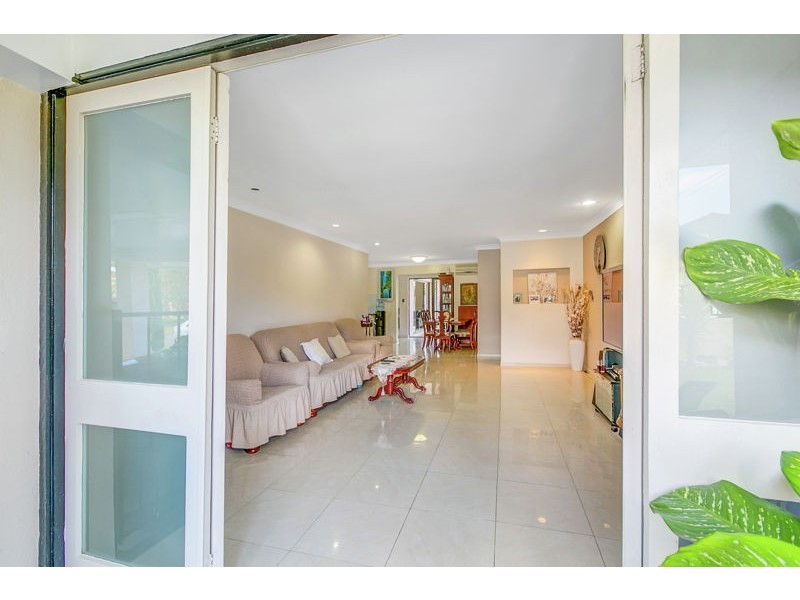12 Moorgate Street, Macgregor QLD 4109