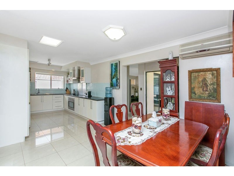 12 Moorgate Street, Macgregor QLD 4109