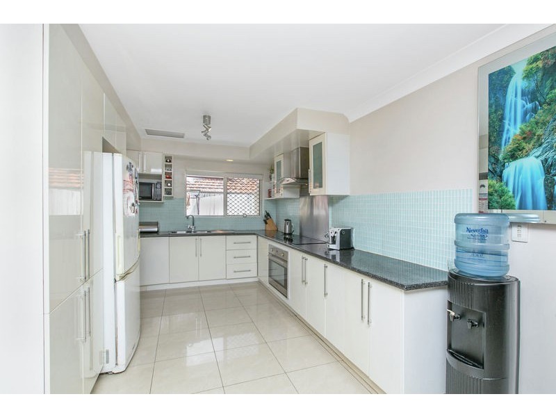 12 Moorgate Street, Macgregor QLD 4109